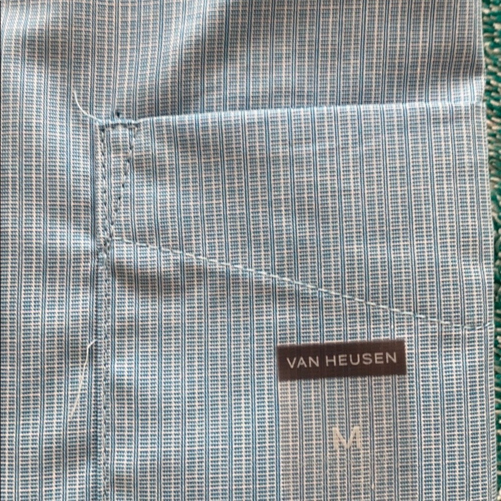 Short sleeve button down shirt Van Heusen medium - Picture 5 of 7